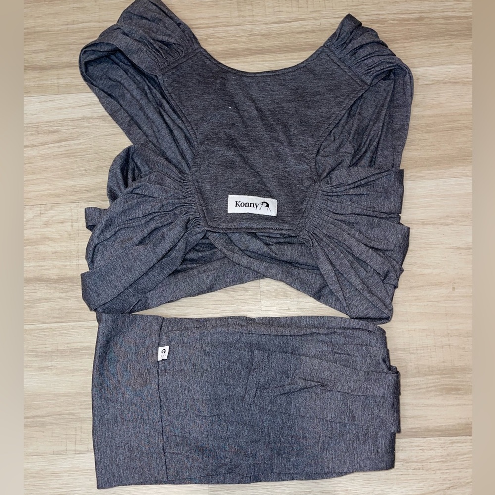 Grey Konny wrap baby carrier